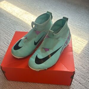 Nike Jr. Mercurial Superfly 9 Academy Kids' High-Top Soccer Cleats size 1
